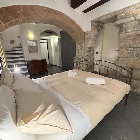 Medieval Atmosphere דירה