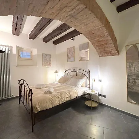 דירה Medieval Atmosphere ברגמו